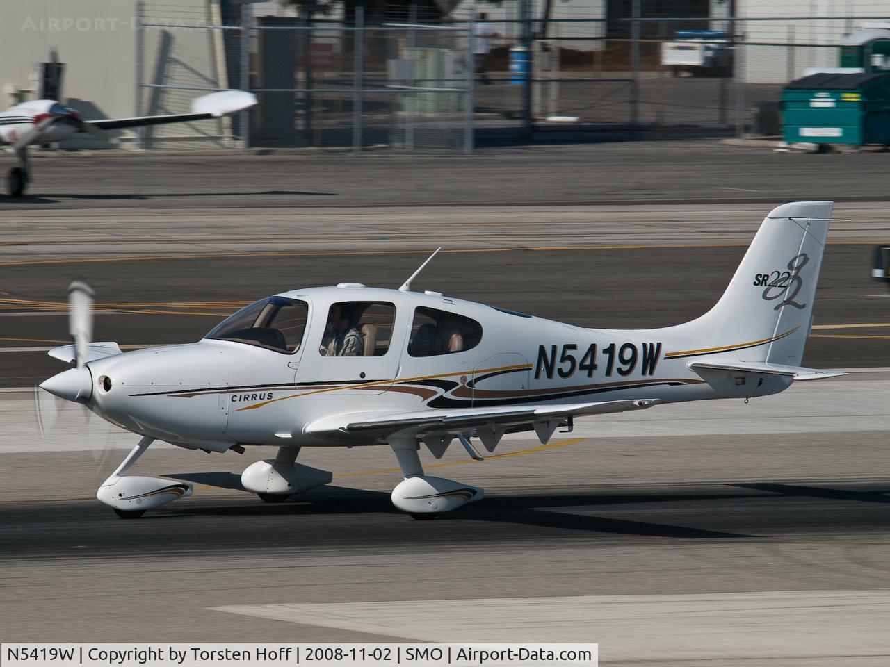 N5419W, 2004 Cirrus SR22 G2 C/N 0857, N5419W departing from RWY 21