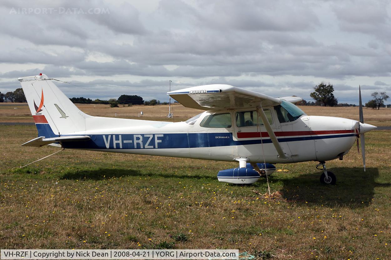 VH-RZF, 1976 Cessna 172N C/N 17267801, /