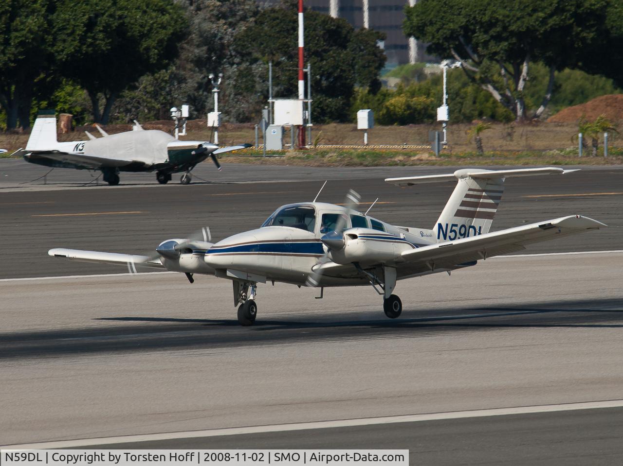 N59DL, 1979 Beech 76 Duchess C/N ME-143, N59DL arriving on RWY 21