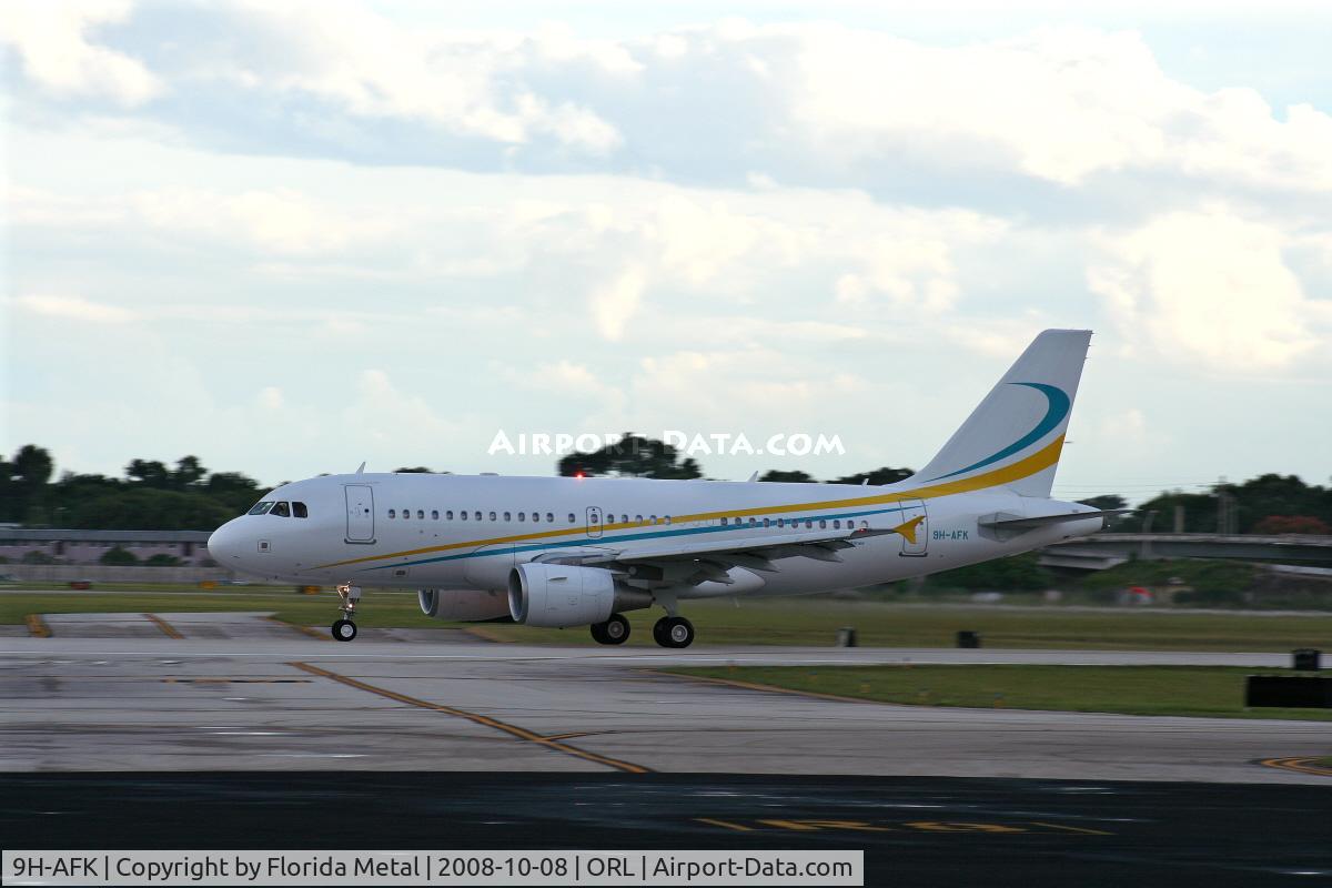 9H-AFK, 2005 Airbus A319-115 C/N 2592, Comlux A319