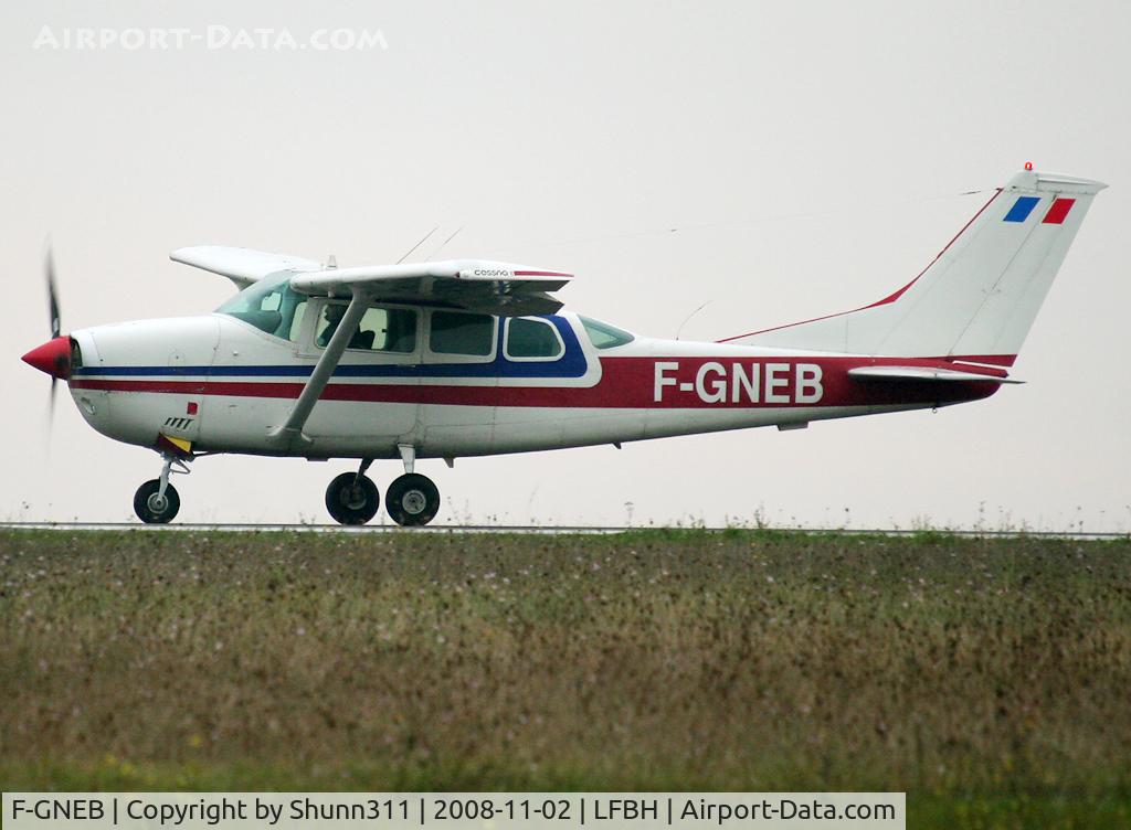 F-GNEB, Cessna U206F Stationair C/N U20603364, Take off rwy 28