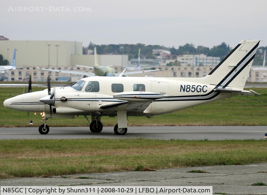 N85GC, 1980 Piper PA-31T C/N 31T-8120009, Rolling for departure...