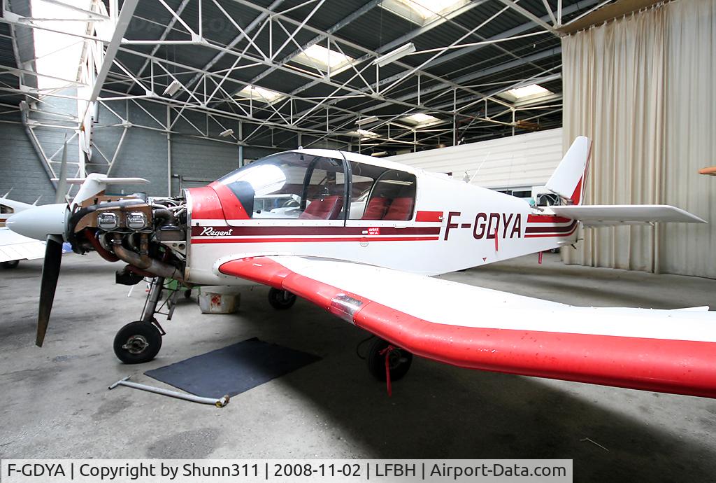 F-GDYA, Robin DR-400-180 Regent C/N 1639, Under maintenance...