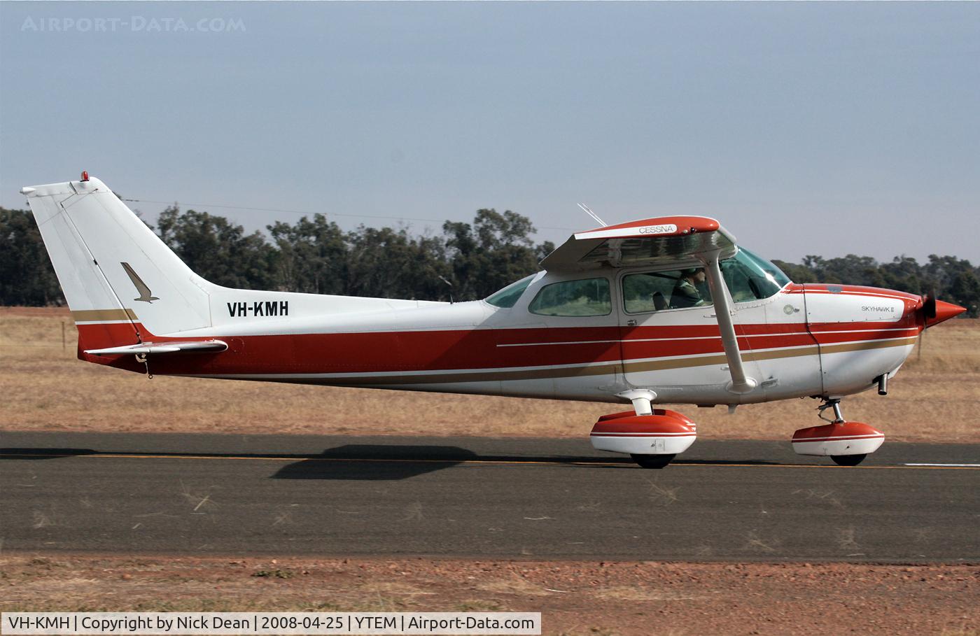 VH-KMH, 1978 Cessna 172N C/N 17270390, /