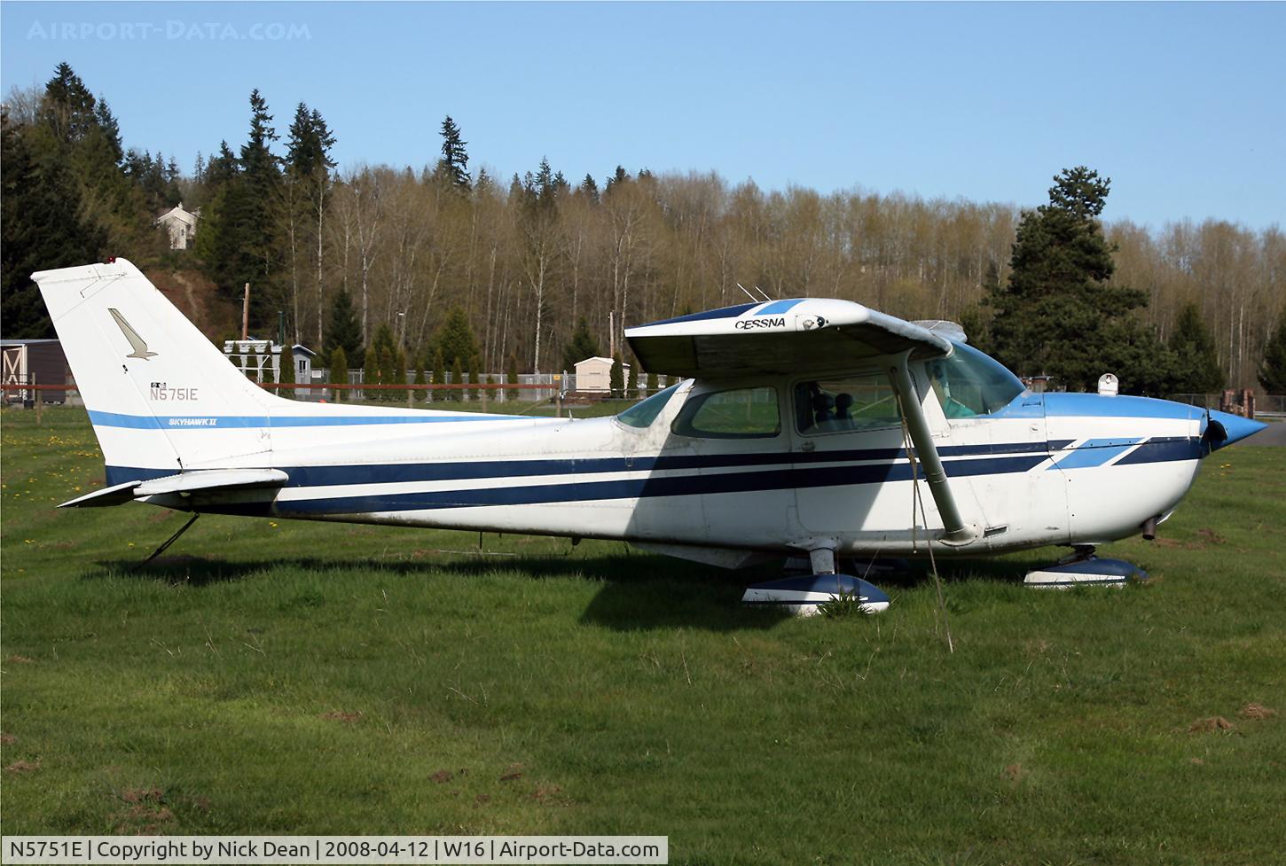 N5751E, 1978 Cessna 172N C/N 17271931, /