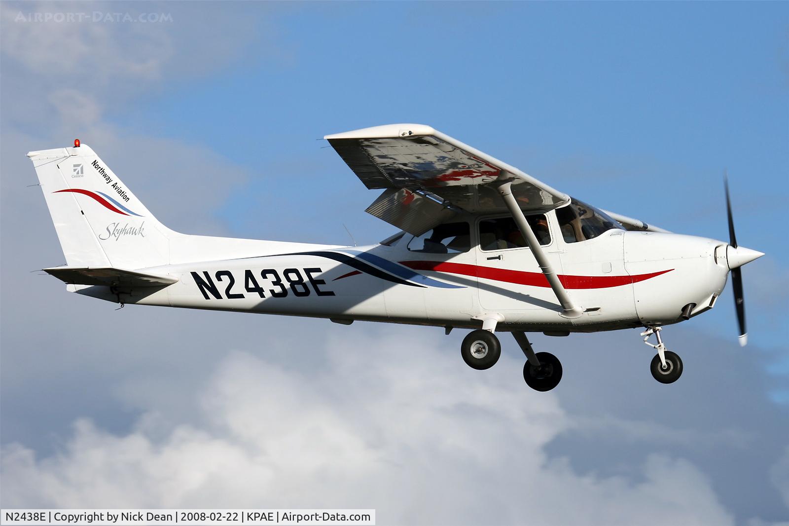 N2438E, 2000 Cessna 172R C/N 17280878, /
