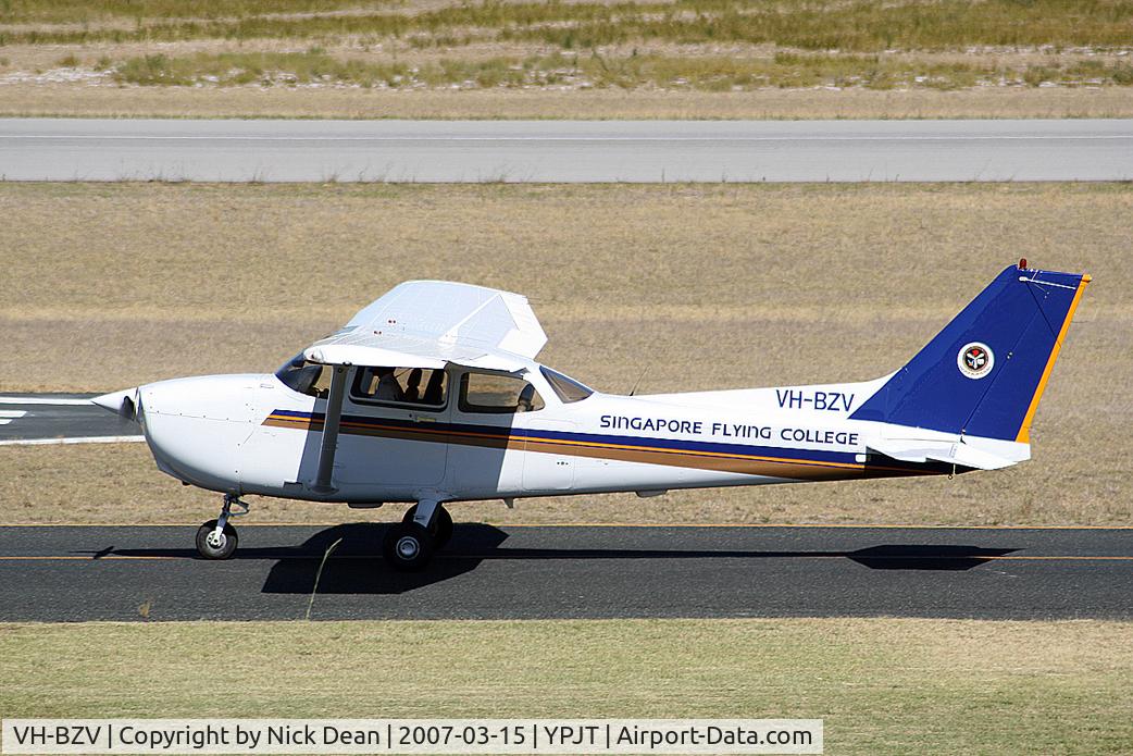 VH-BZV, 2004 Cessna 172R C/N 17281226, /