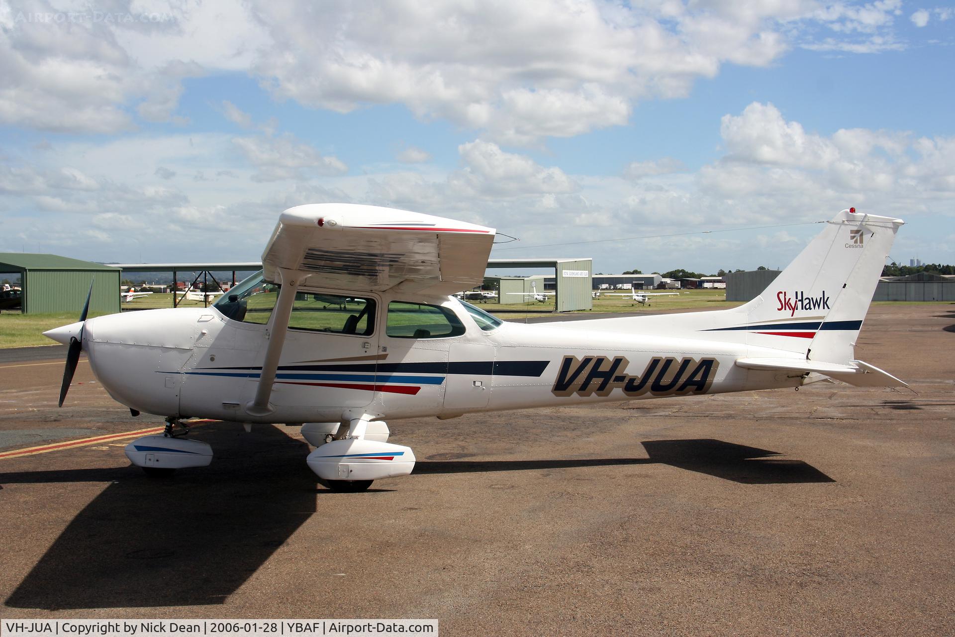 VH-JUA, Cessna 172M C/N 17266434, .