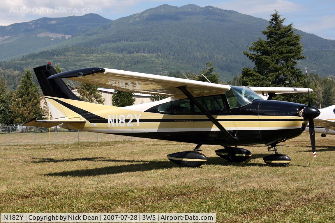 N182Y, 1960 Cessna 182C Skylane C/N 52627, /