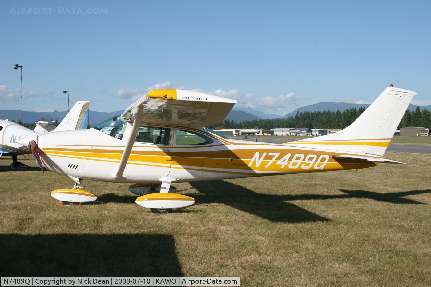 N7489Q, 1972 Cessna 182P Skylane C/N 18261129, /