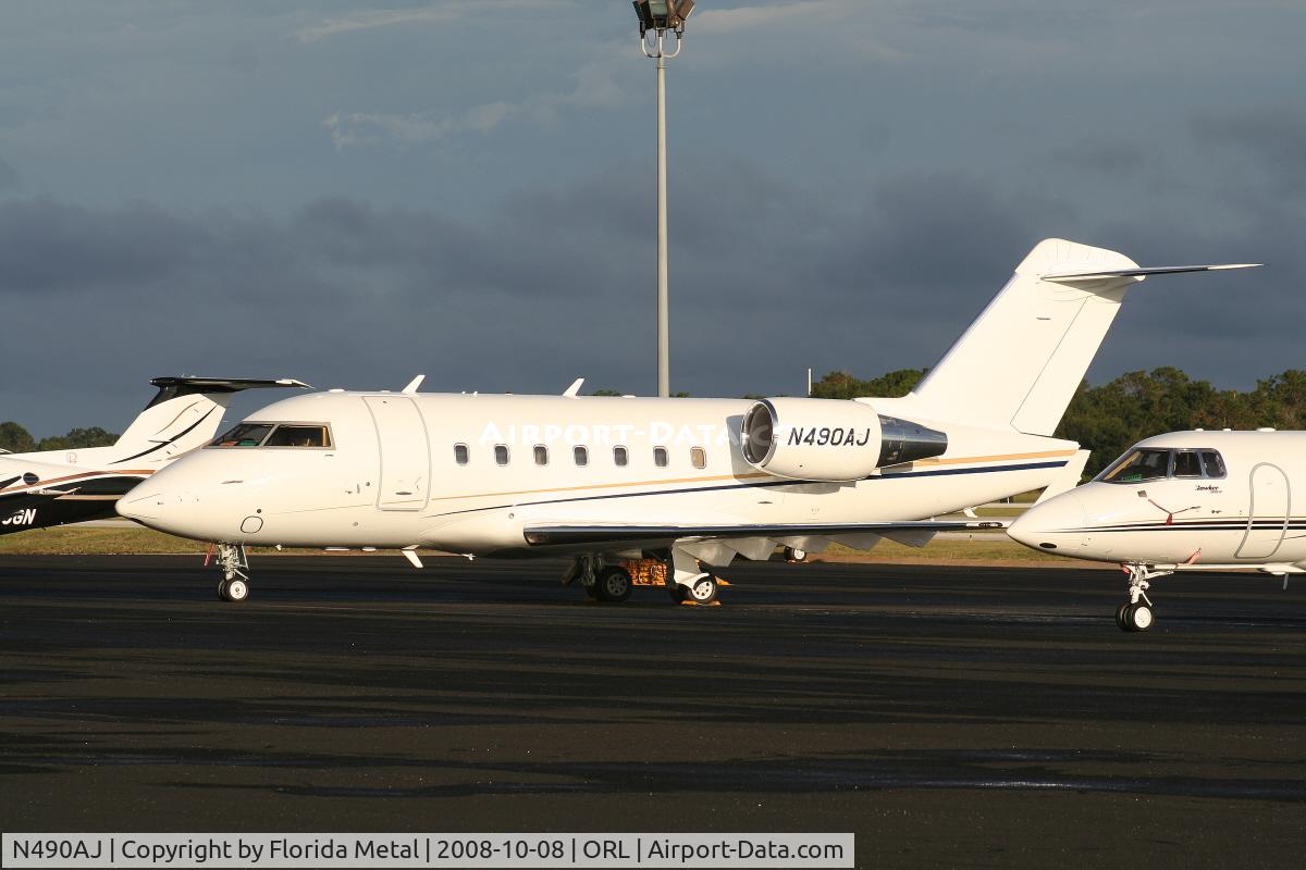 N490AJ, 2001 Bombardier Challenger 604 (CL-600-2B16) C/N 5489, Challenger 604