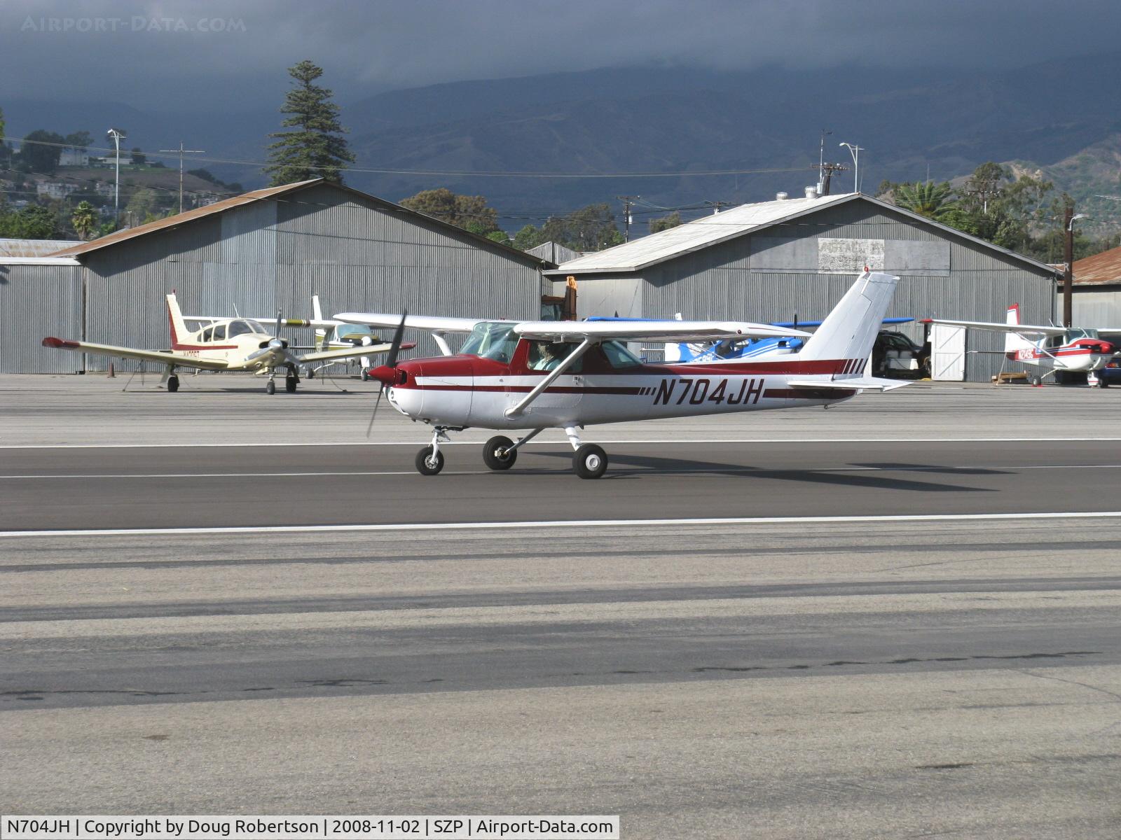 N704JH, 1976 Cessna 150M C/N 15078644, 1976 Cessna 150M, Continental O-200 100 Hp, takeoff roll Rwy 22