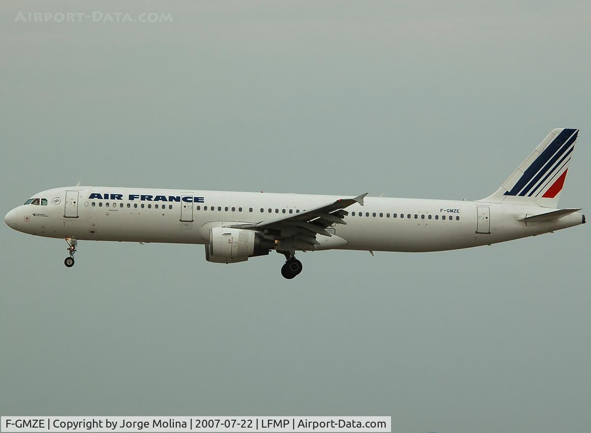 F-GMZE, 1995 Airbus A321-111 C/N 544, On final to RWY 33.