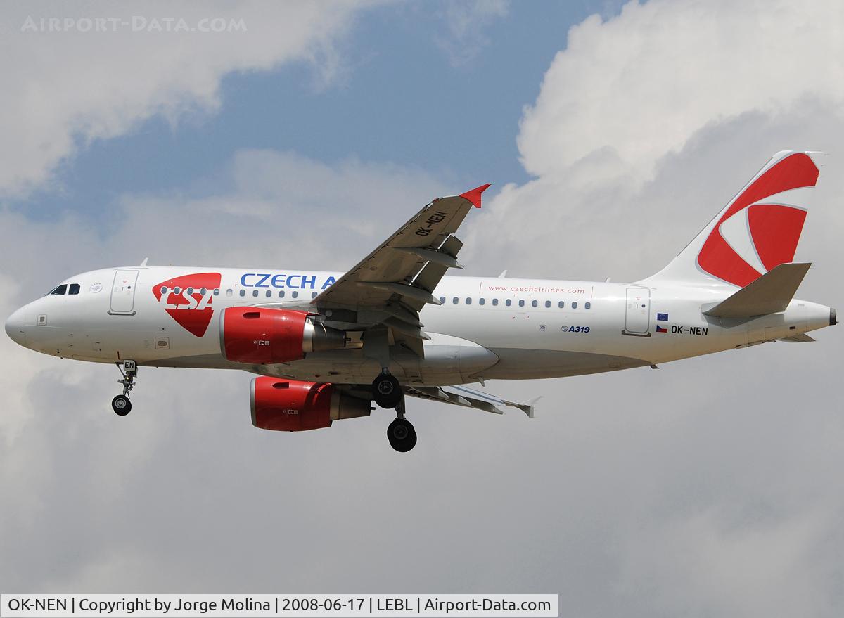 OK-NEN, 2008 Airbus A319-112 C/N 3436, Clear to land RWY 25R.