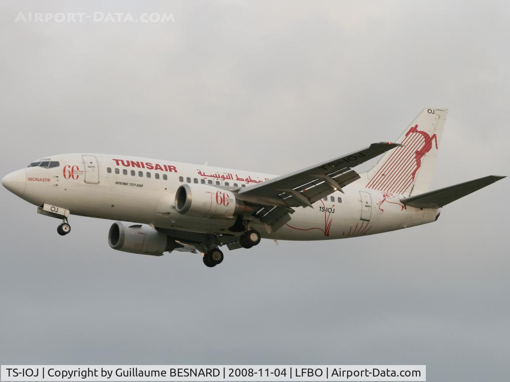 TS-IOJ, 1995 Boeing 737-5H3 C/N 27912, Landing 32L