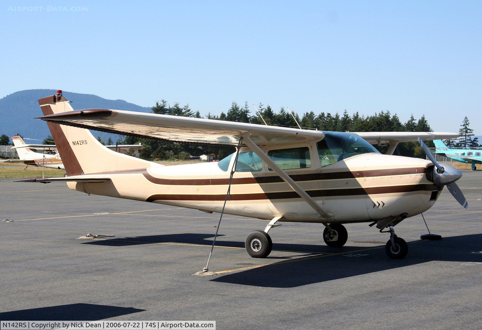 N142RS, 1962 Cessna 182E Skylane C/N 18253832, 74S Anacortes WA