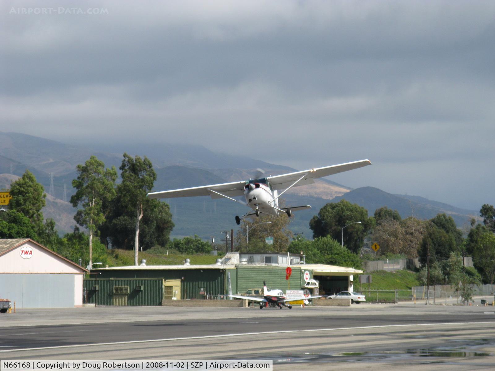 N66168, 1983 Cessna 172P C/N 17275974, 1983 Cessna 172P SKYHAWK II, Lycoming O-320-D2J 160 Hp, slip to landing Rwy 22