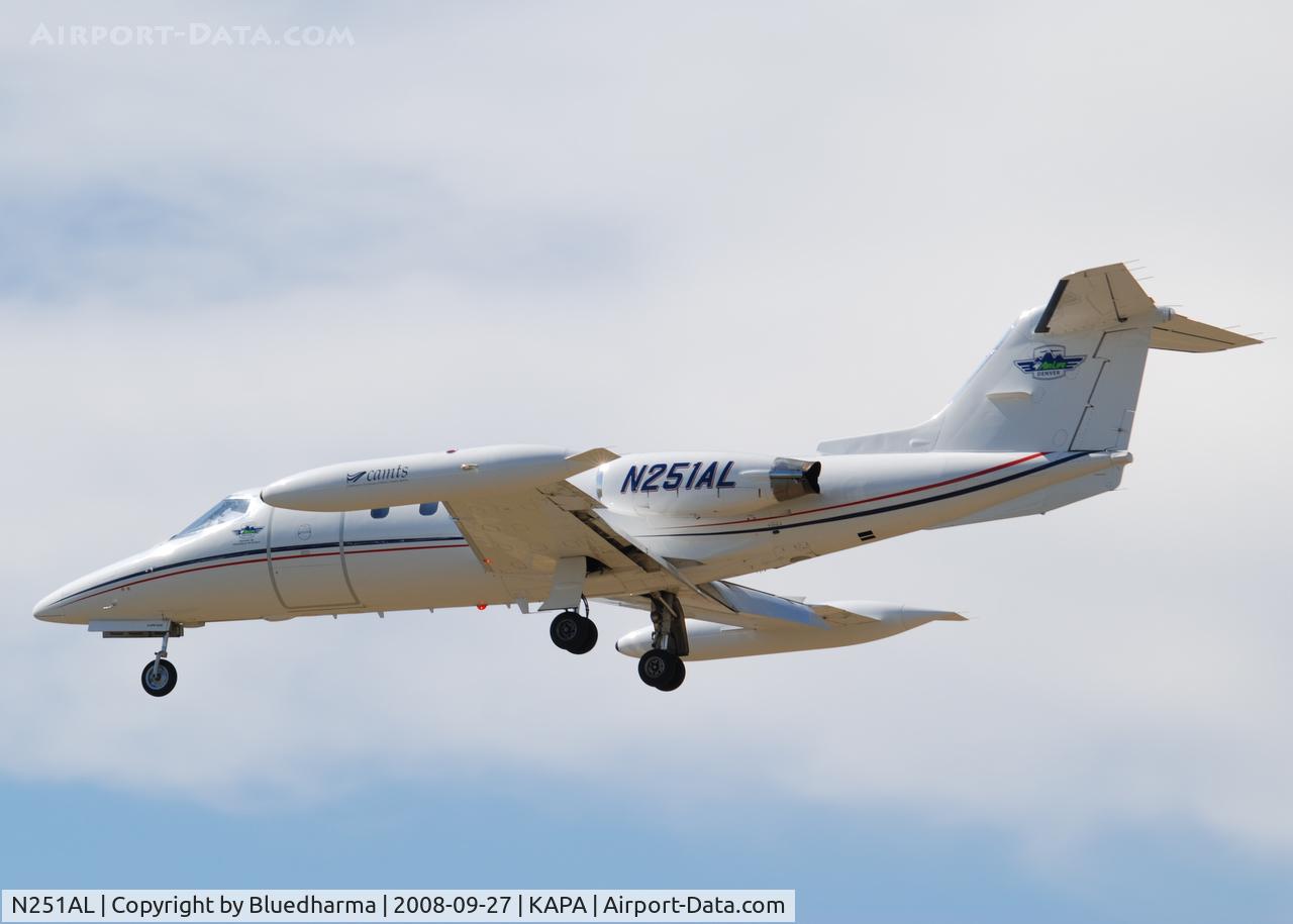 N251AL, Gates Learjet 25D C/N 25D-313, AirLife Denver on final approach to 17L.