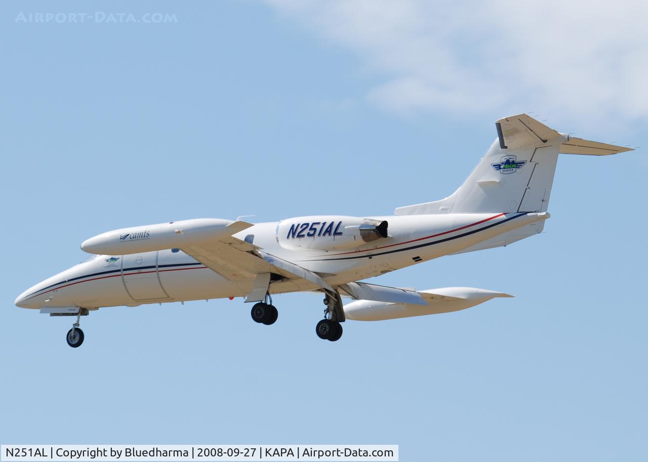 N251AL, Gates Learjet 25D C/N 25D-313, AirLife Denver on final approach to 17L.