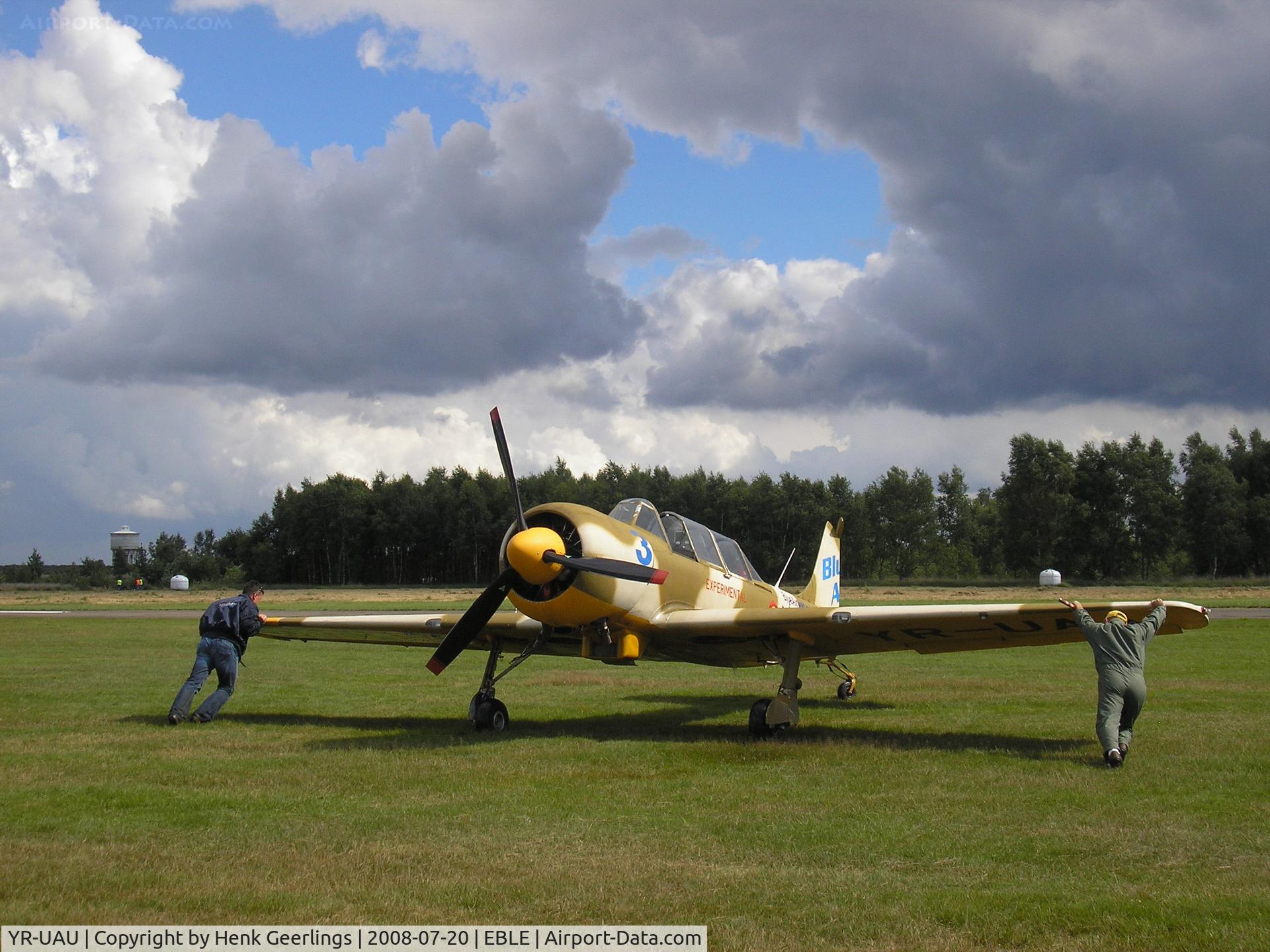 YR-UAU, Yakovlev Yak-52 C/N 0512603, Iacarii Acrobati Team , Sanicole Airshow , 20 jul 2008 , Belgium