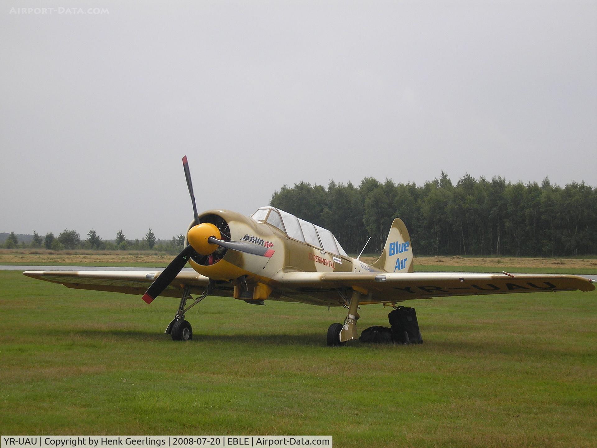 YR-UAU, Yakovlev Yak-52 C/N 0512603, Iacarii Acrobati Team , Sanicole Airshow , 20 jul 2008 , Belgium