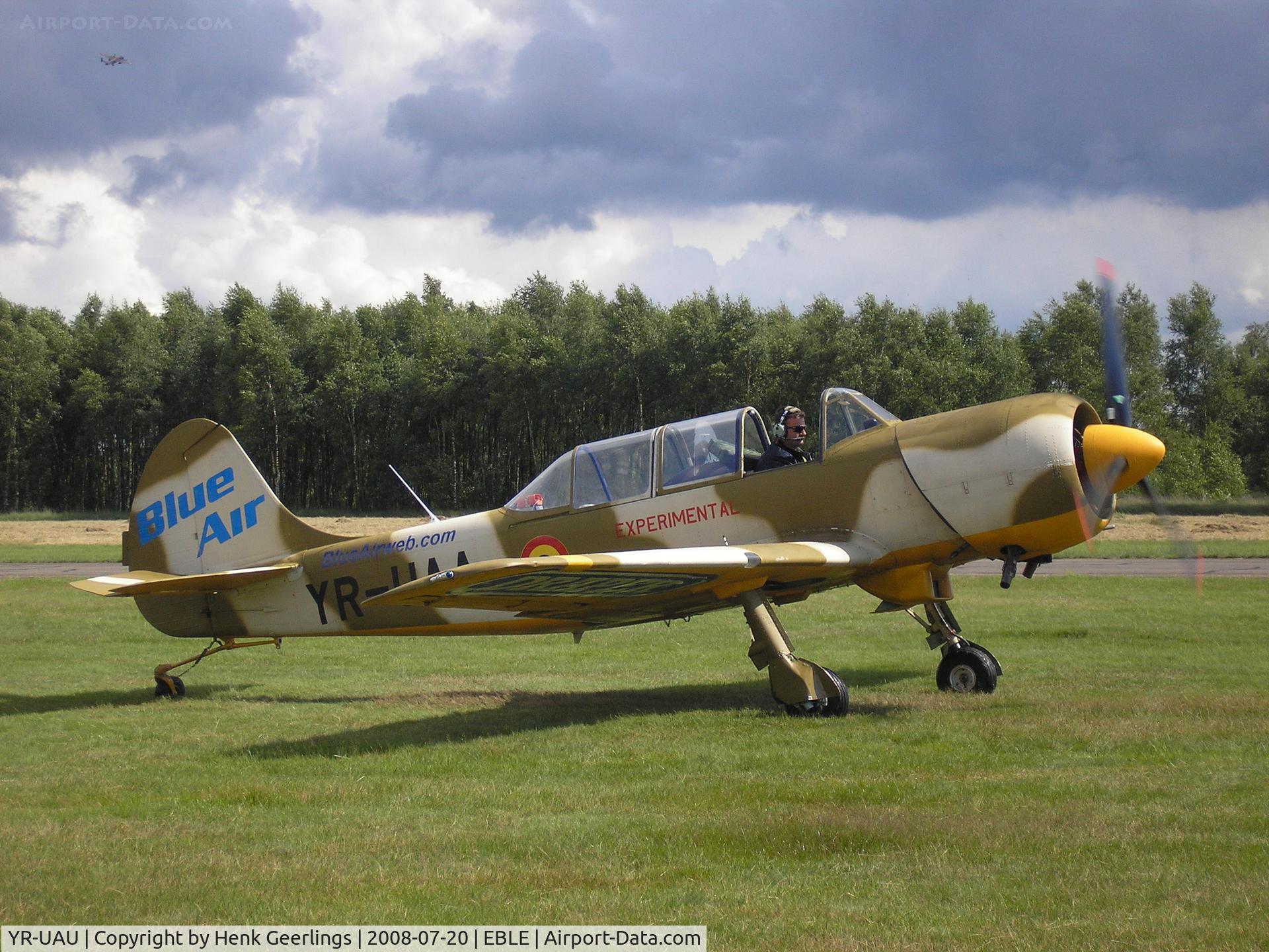 YR-UAU, Yakovlev Yak-52 C/N 0512603, Iacarii Acrobati Team , Sanicole Airshow , 20 jul 2008 , Belgium