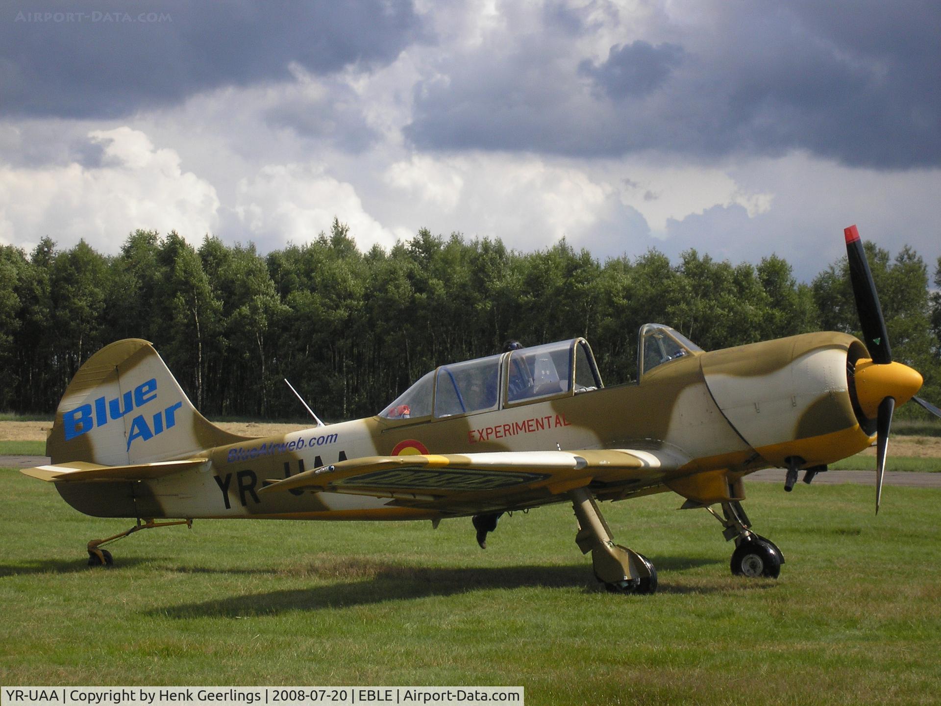 YR-UAA, 2005 Yakovlev (Aerostar) Yak-52TW C/N 0512604, Iacarii Acrobati Team , Sanicole Airshow , 20 jul 2008 , Belgium
