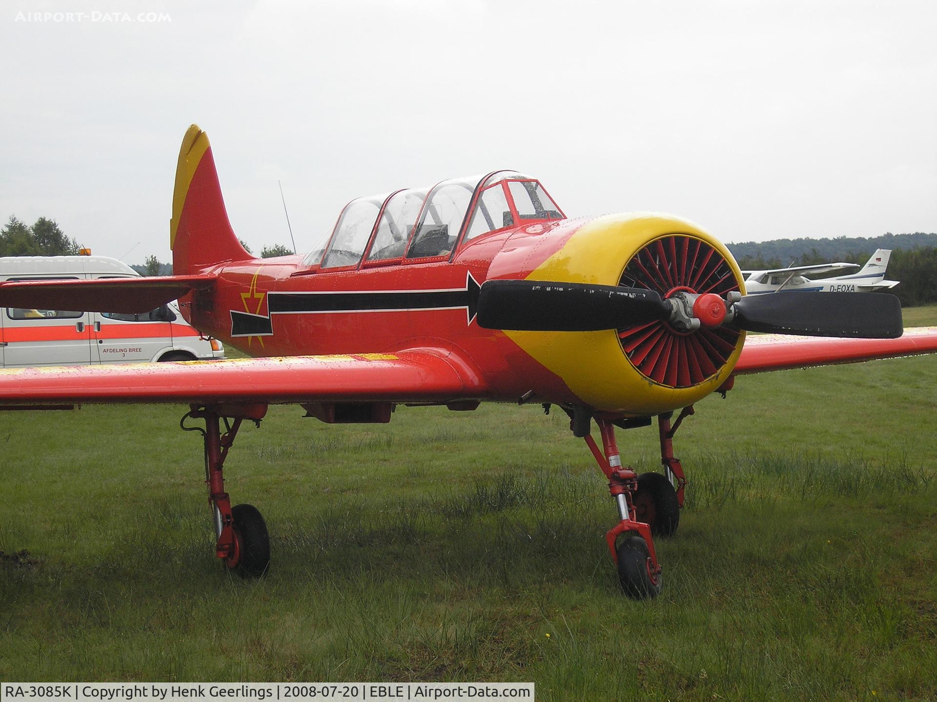 RA-3085K, 1984 Yakovlev Yak-52 C/N 844007, Sanicole Airshow , 20 jul 2008 , Belgium