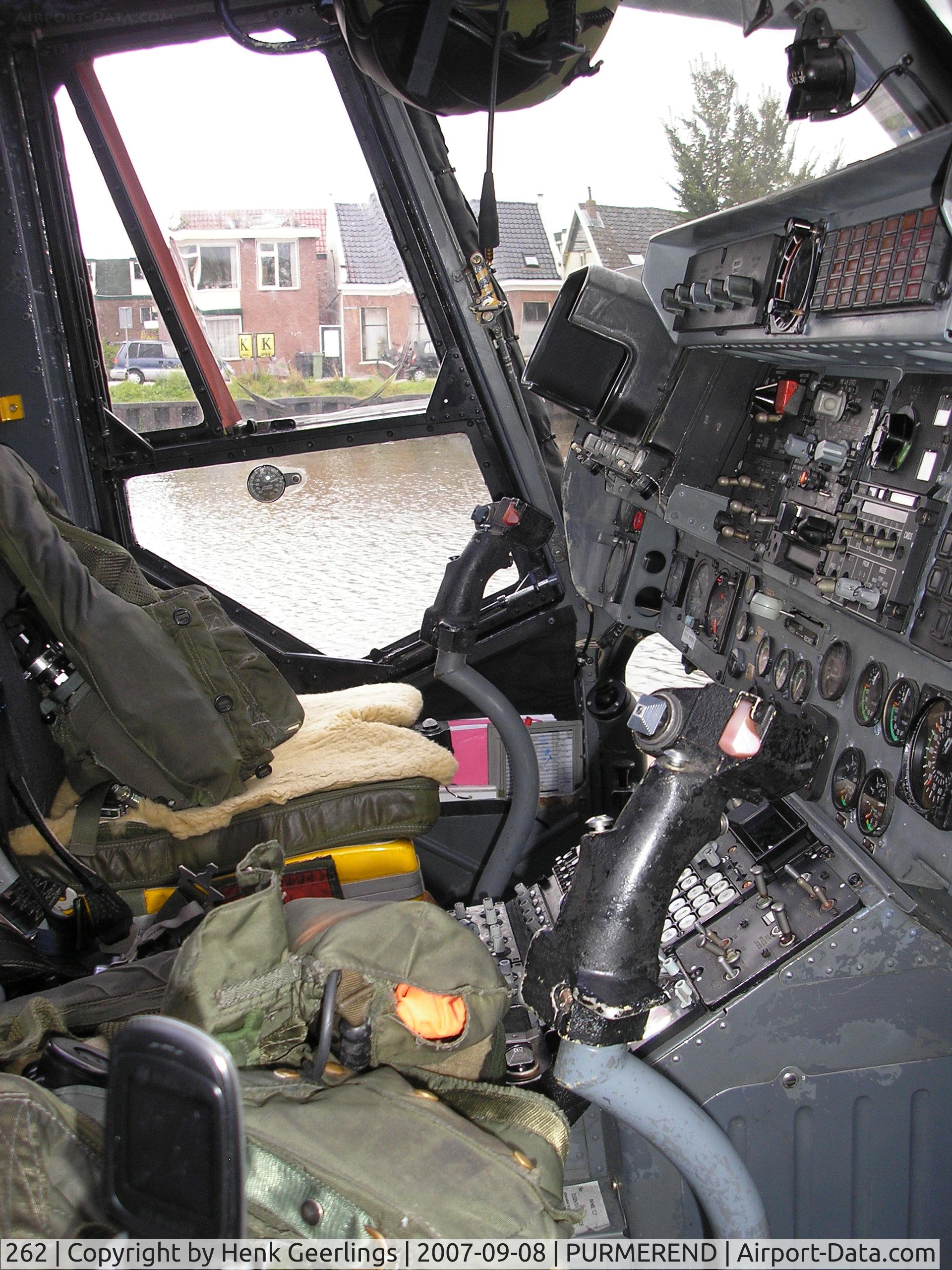262, Westland SH-14D Lynx C/N 013, Cockpit , Lynx helicopter