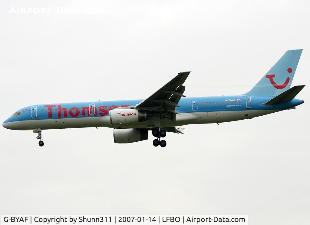 G-BYAF, 1992 Boeing 757-204 C/N 26266, Landing rwy 32L