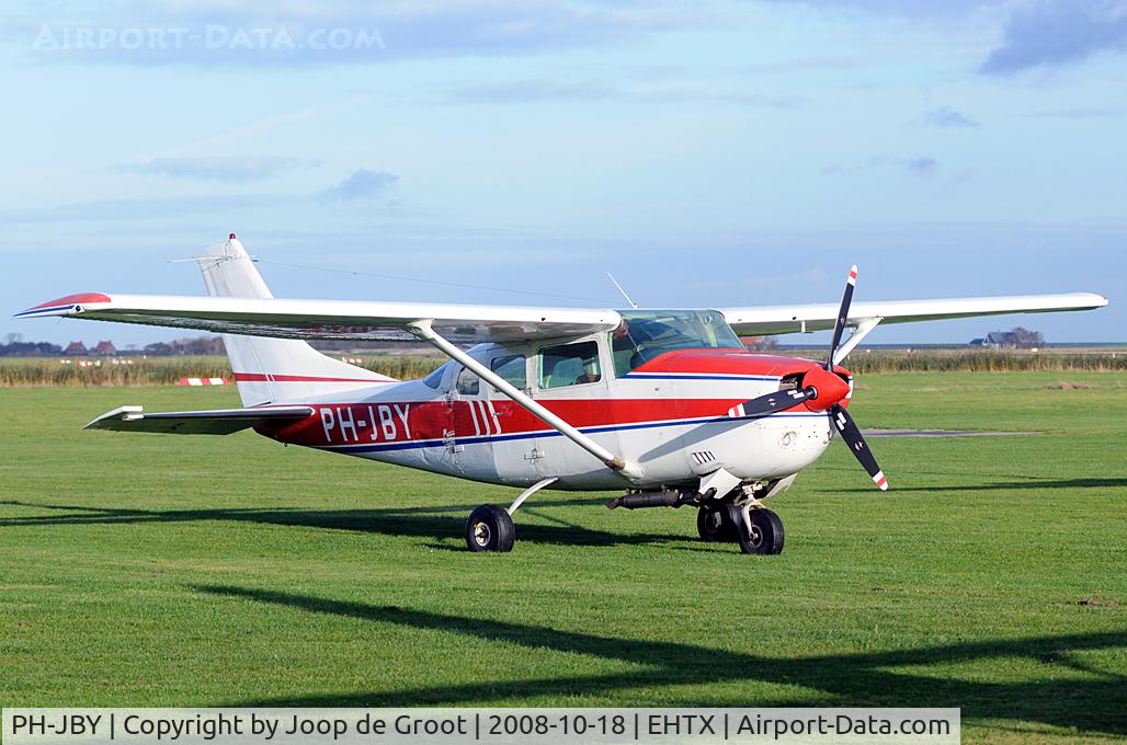 PH-JBY, 1976 Cessna U206F Stationair C/N U20603230, on the isle of Texel