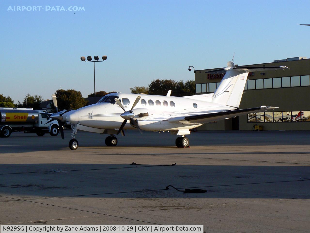 N929SG, 1981 Beech 200 King Air C/N BB-834, At Arlington Municipal