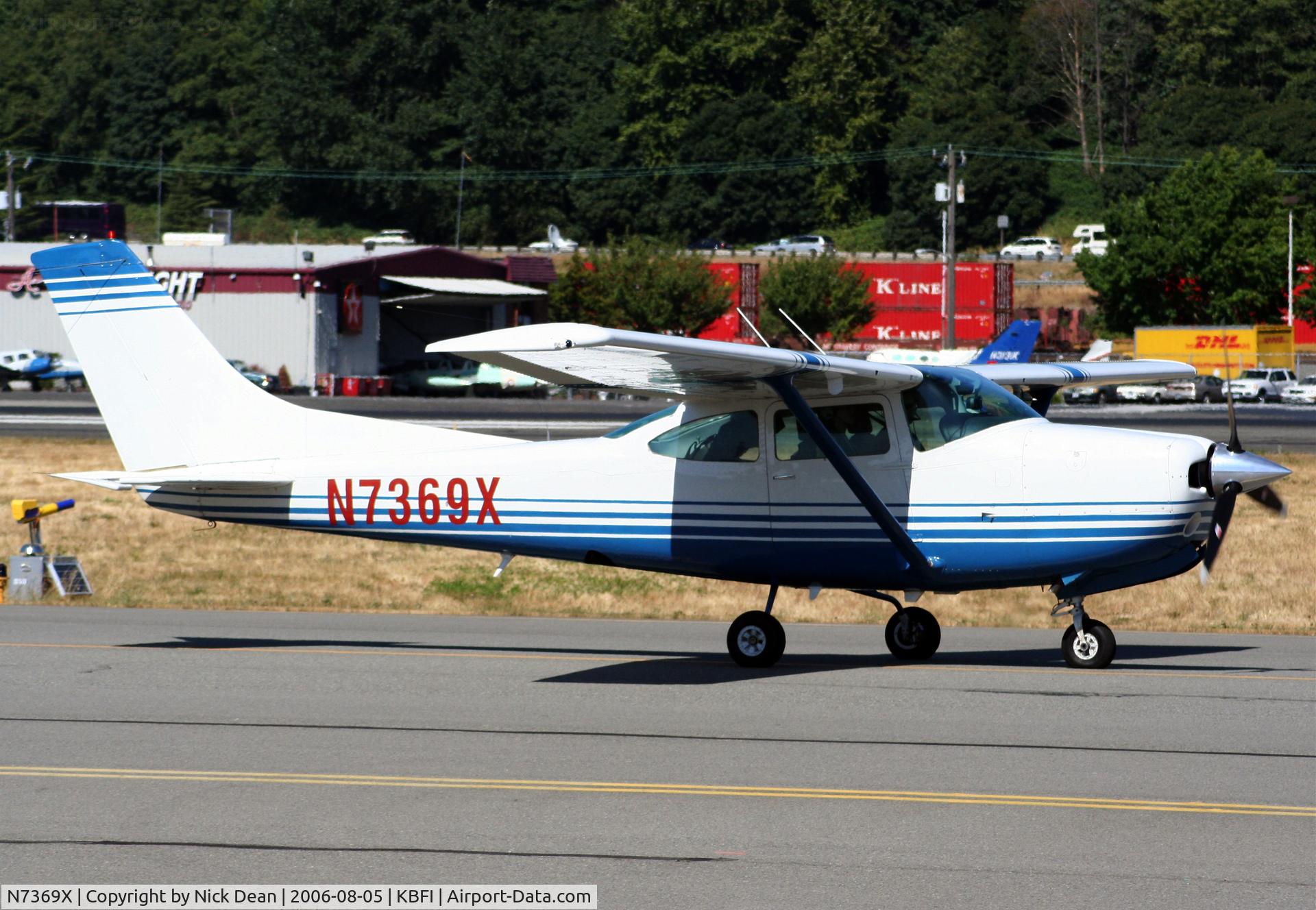 N7369X, 1977 Cessna R182 Skylane RG C/N R18200089, /
