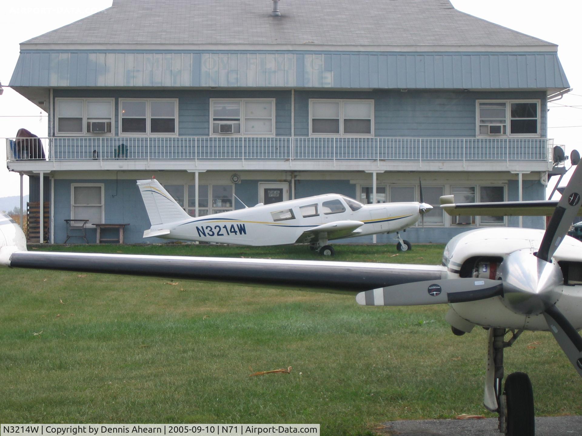 N3214W, 1965 Piper PA-32-300 Cherokee Six C/N 32-15, Donegal Springs/Mt.Joy,PA