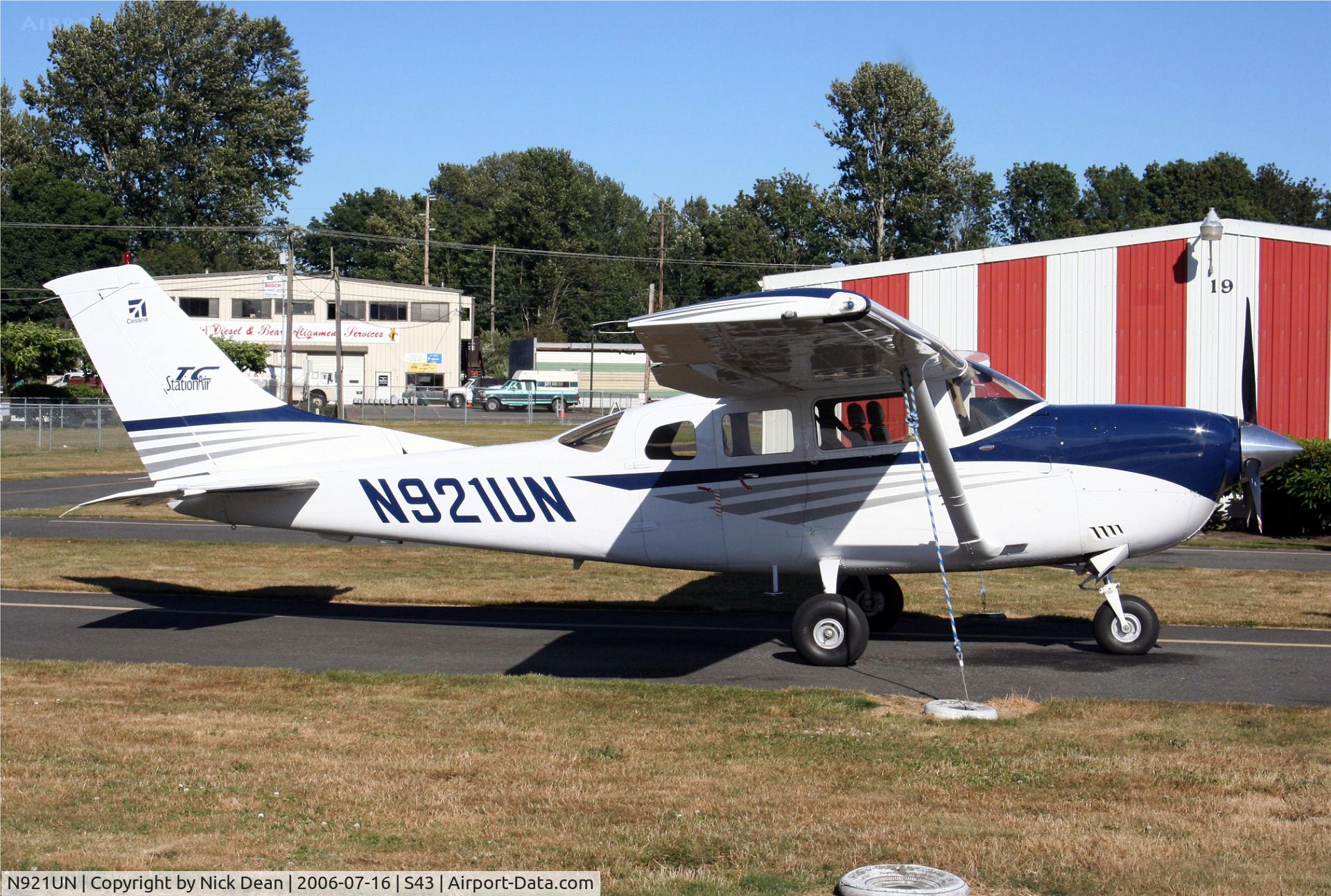N921UN, 2004 Cessna T206H Turbo Stationair C/N T20608501, /