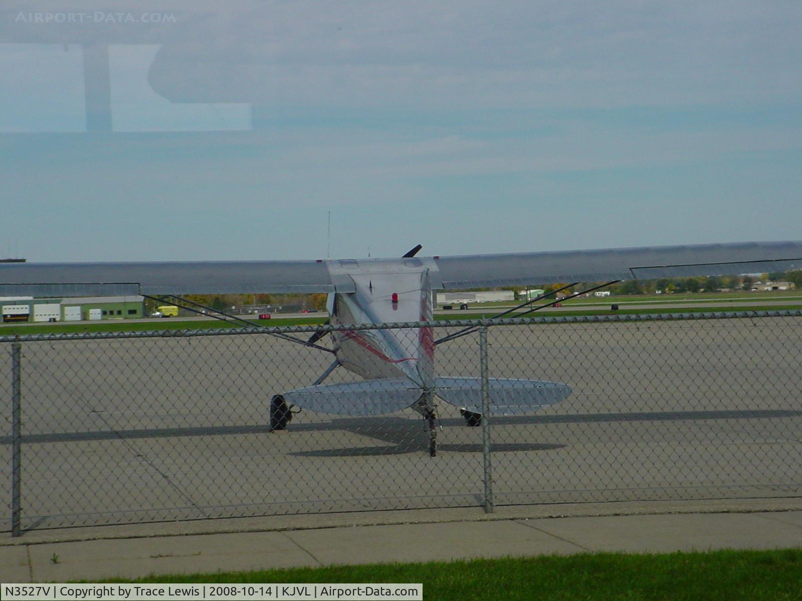 N3527V, 1948 Cessna 140 C/N 14796, from the JVl resturaunt
