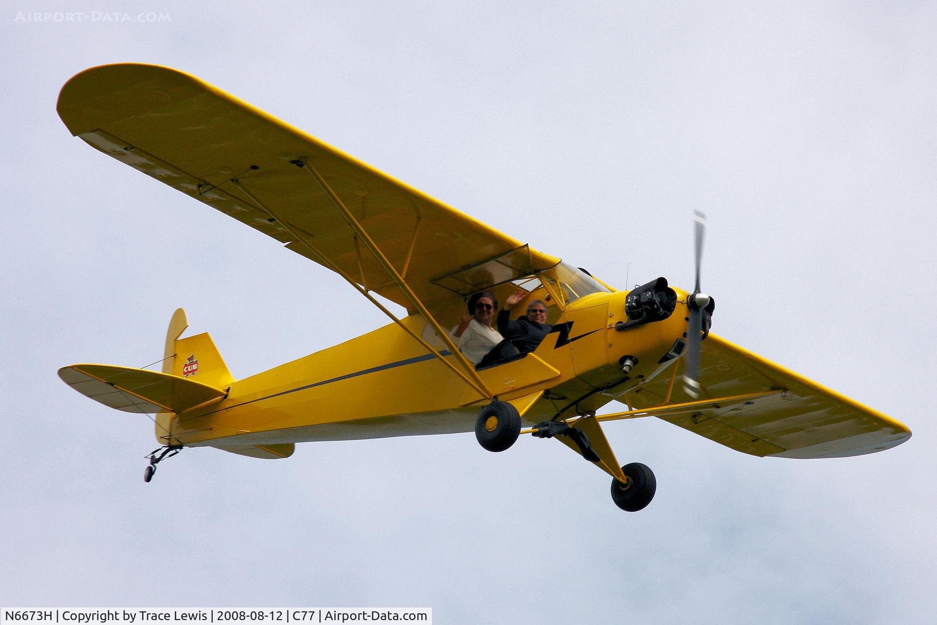 N6673H, 1946 Piper J3C-65 Cub C/N 19877, Landing at C77