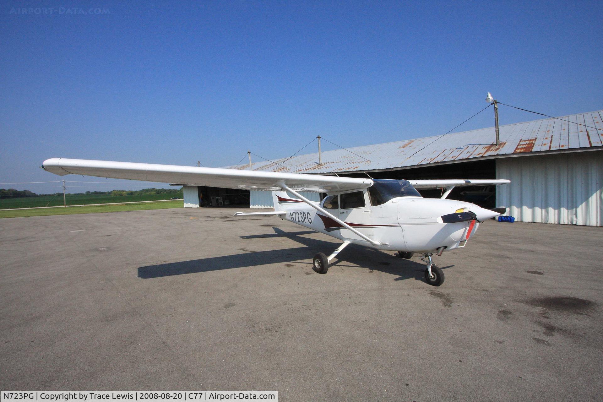 N723PG, 1998 Cessna 172R C/N 17280675, before a local flight