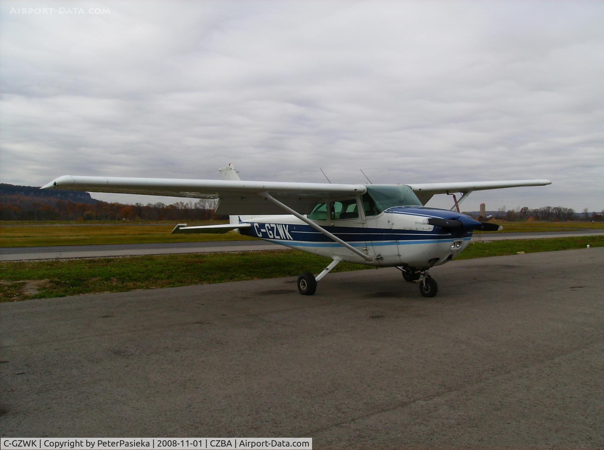 C-GZWK, 1978 Cessna 172N C/N 17270940, Spectrum Airways training aircraft, Burlington Airport, Ontario Canada
