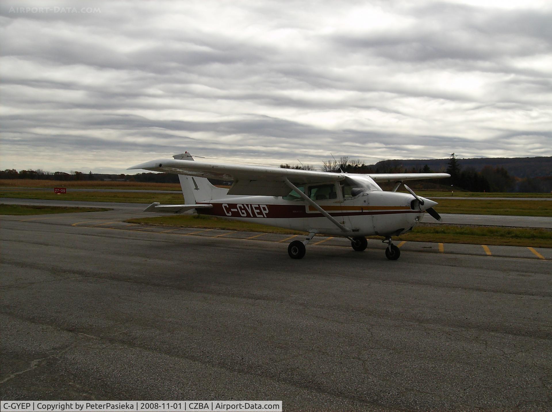 C-GYEP, 1976 Cessna 172N C/N 17267935, Spectrum Airways training aircraft, Burlington Airport, Ontario Canada