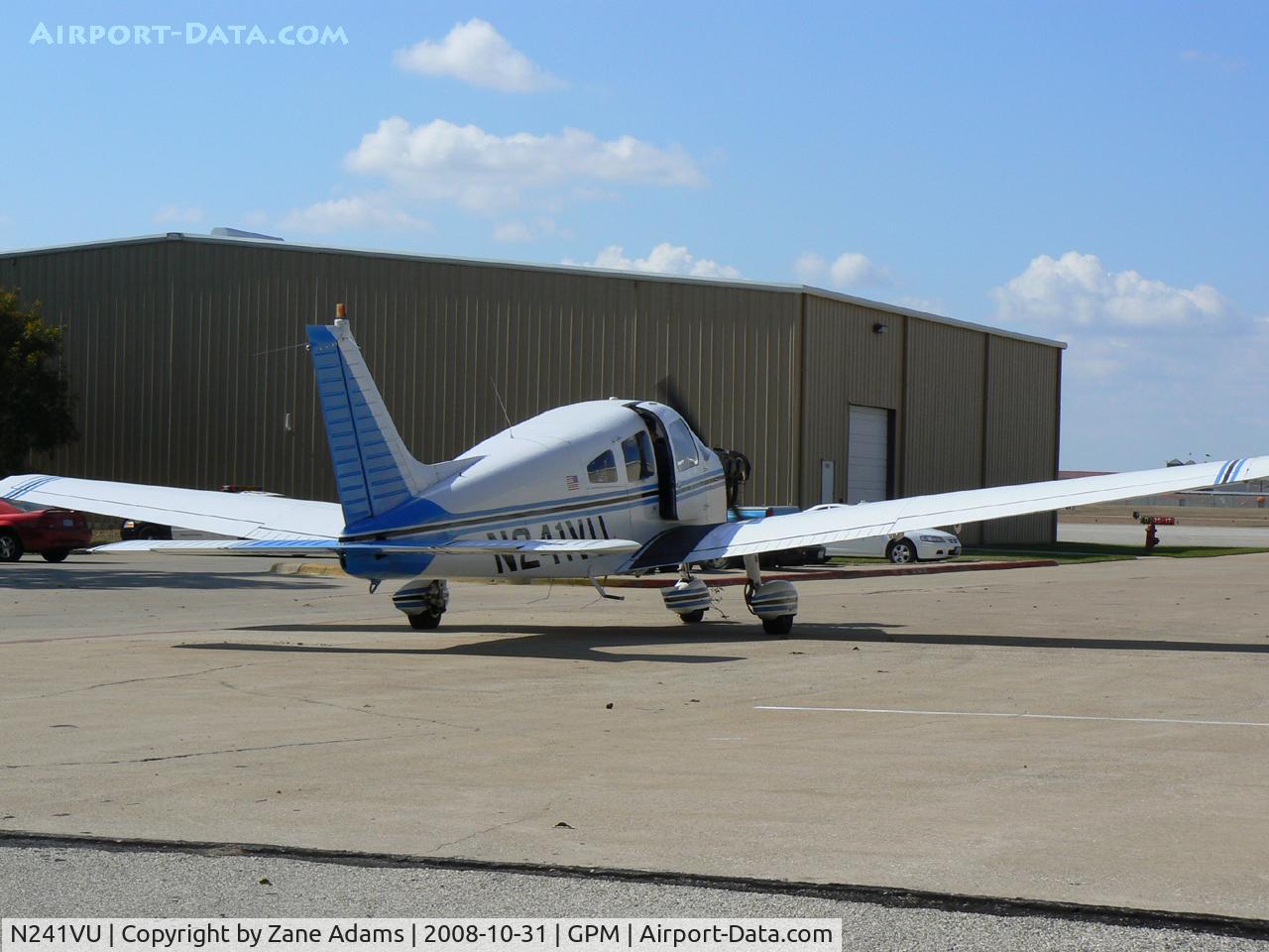 N241VU, 1975 Piper PA-28-151 C/N 28-7515409, At Grand Prairie Municipal