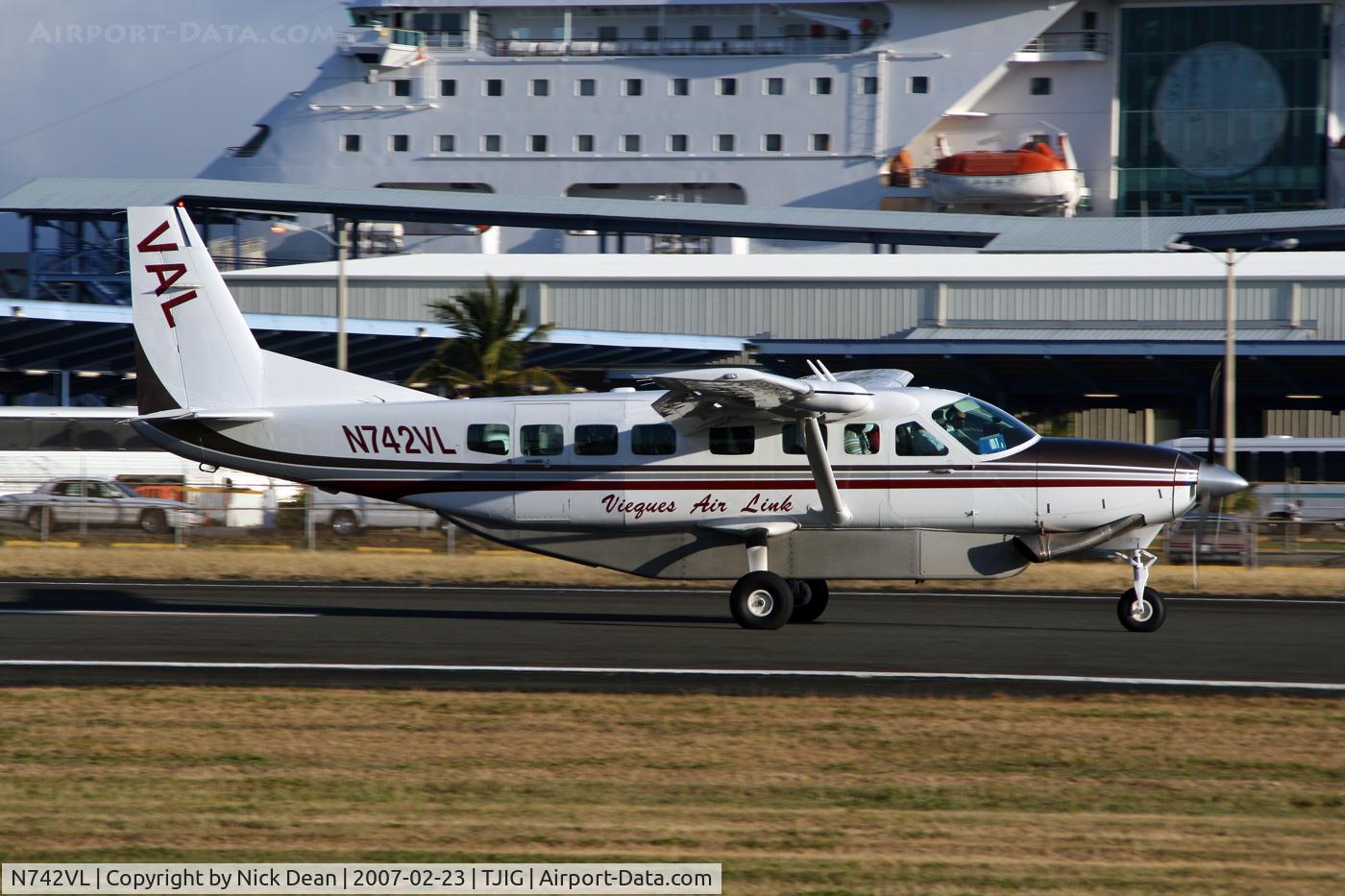 N742VL, 2004 Cessna 208B C/N 208B1100, /