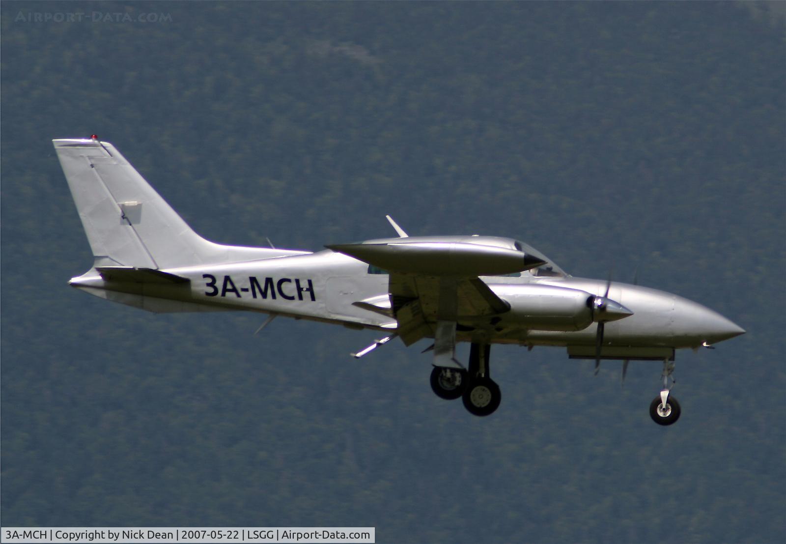 3A-MCH, Cessna 310R C/N 310R0128, /