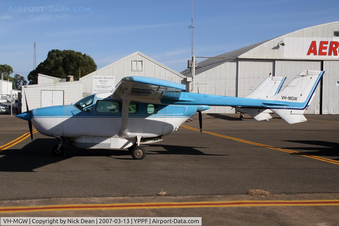 VH-MGW, 1973 Cessna 337G Super Skymaster C/N 33701502, /