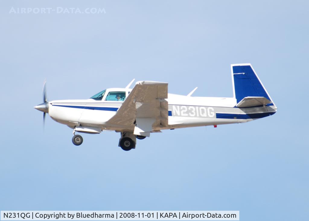 N231QG, 1980 Mooney M20K C/N 25-0357, On final approach to 17R.