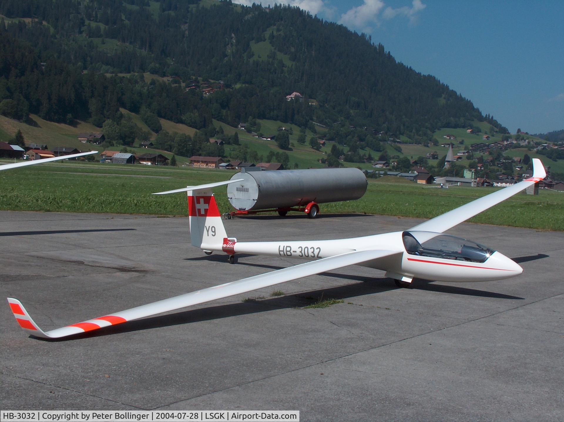 HB-3032, 1990 Rolladen-Schneider LS-7-WL C/N 7096, LS7-WL in Saanen