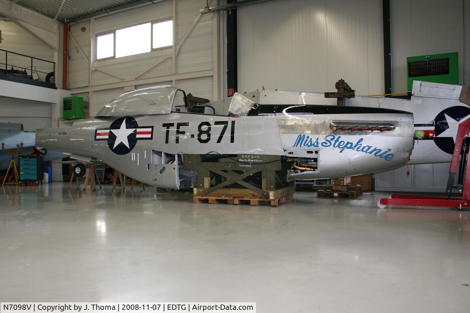 N7098V, North American P-51D Mustang C/N 44-73871, North American TF-51D Mustang