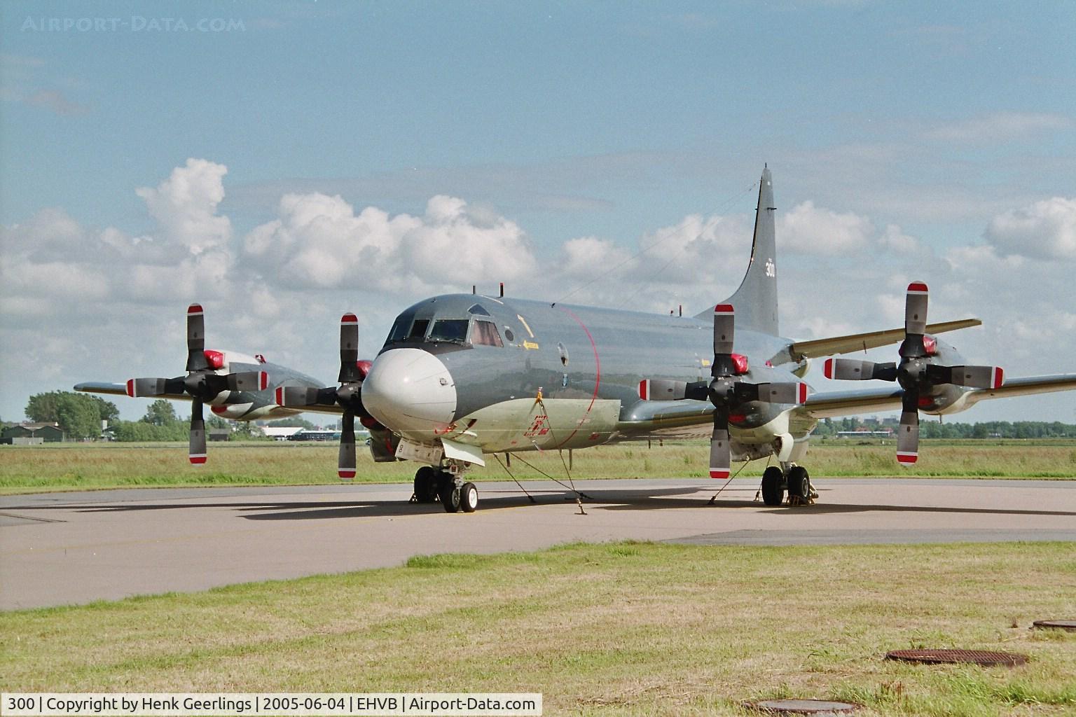 300, 1981 Lockheed P-3C-II-5 Orion C/N 285E-5733, Valkenburg Naval Air Base , closing of Base, june 2005