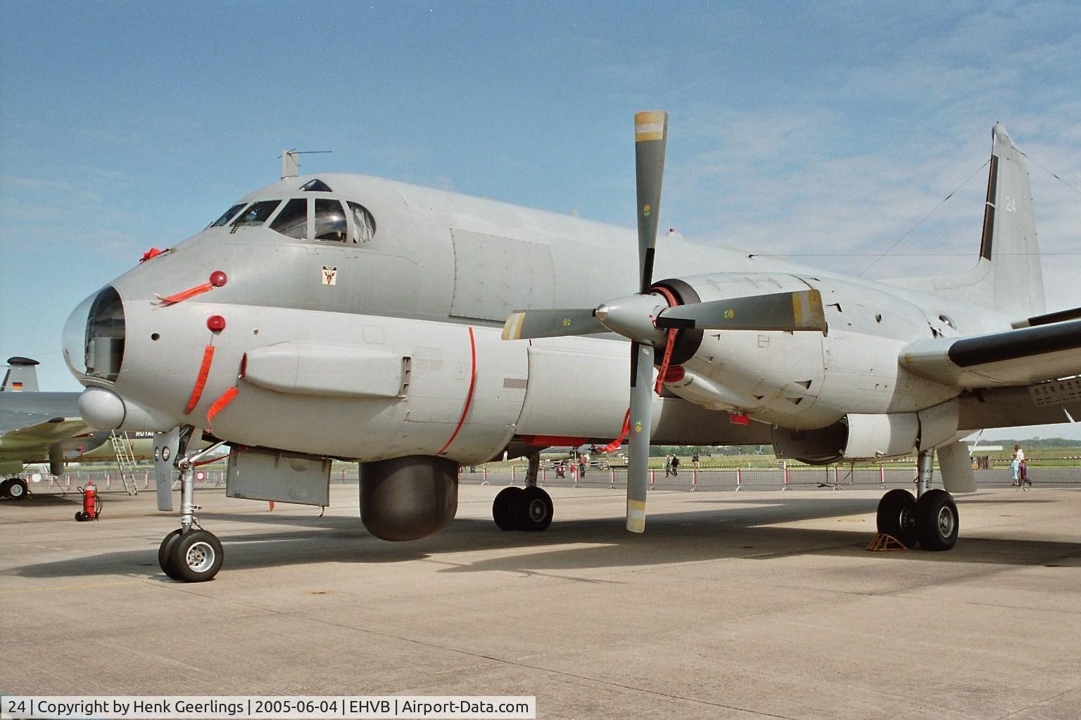 24, Breguet 1150 Atlantic C/N 24, Valkenburg Naval Air Base , closing of Base, june 2005