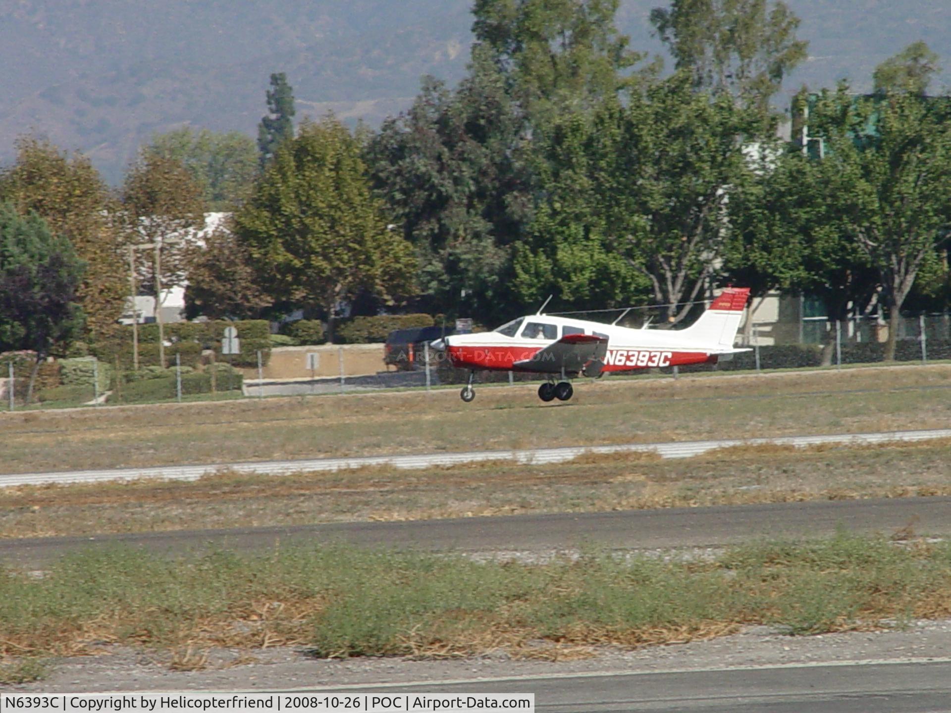 N6393C, 1978 Piper PA-28-161 Cherokee Warrior II C/N 28-7816419, Landing at Brackett